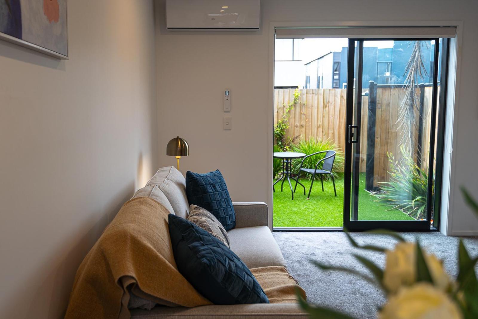 Modern 2 Bedroom Townhouse In Cbd With Parking! Sleeps 5 Christchurch Exterior foto