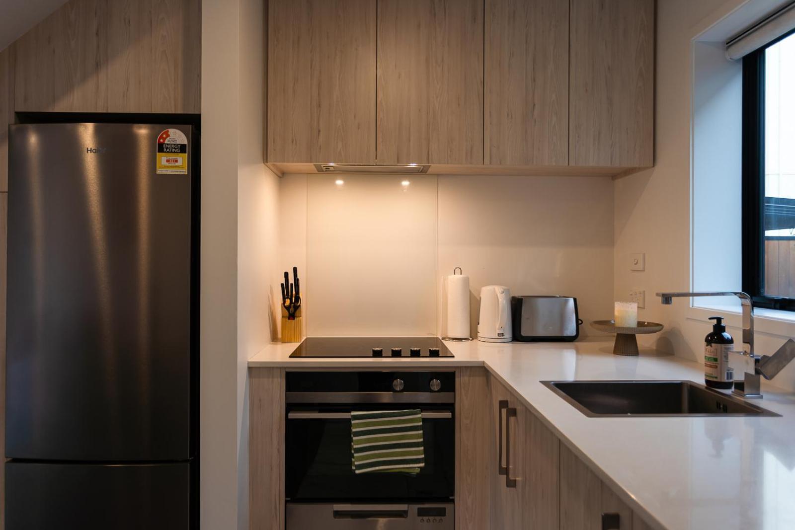 Modern 2 Bedroom Townhouse In Cbd With Parking! Sleeps 5 Christchurch Exterior foto