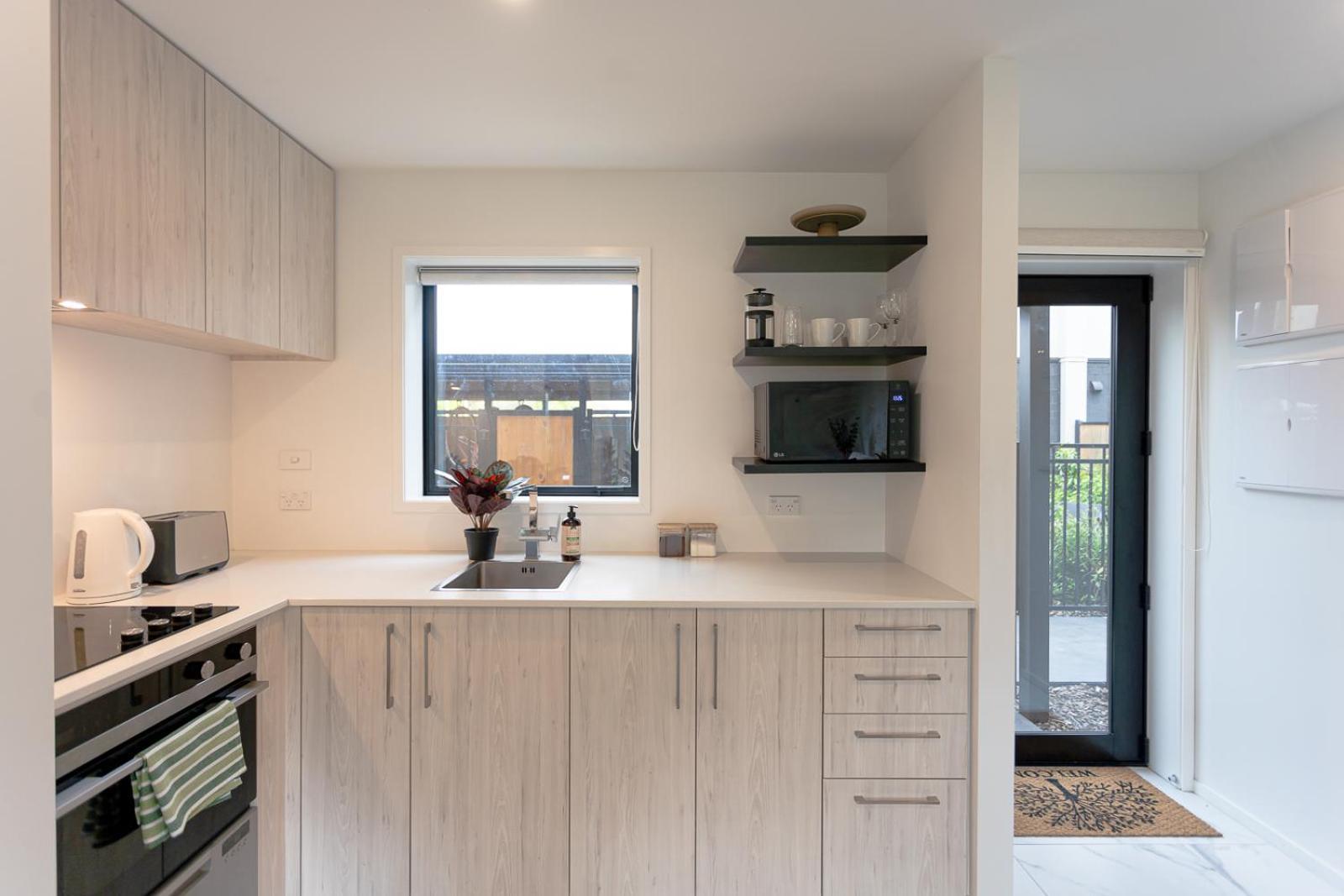 Modern 2 Bedroom Townhouse In Cbd With Parking! Sleeps 5 Christchurch Exterior foto